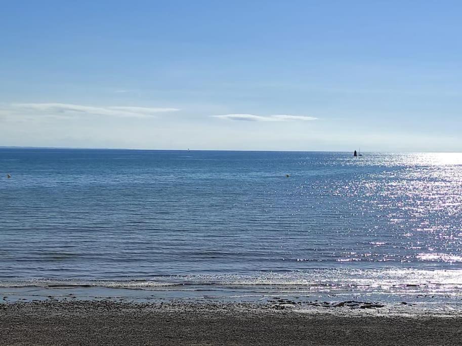Studio Avec Vue Sur Mer A Granville. Plage A 3 Min Экстерьер фото